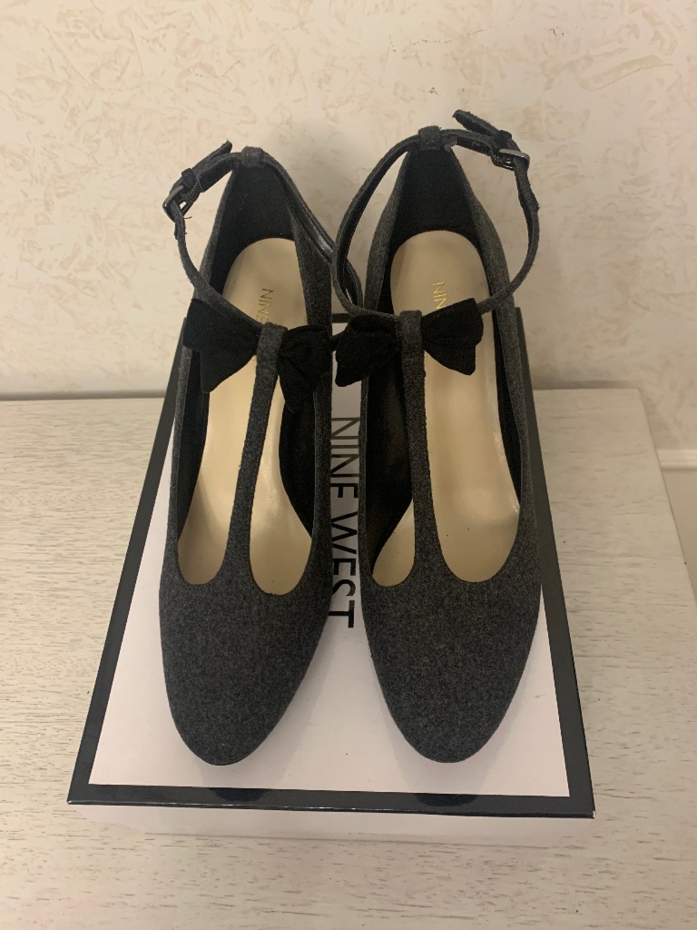Nine West Hollison Gray and Black T-Strap with Bow Heels, Size 11